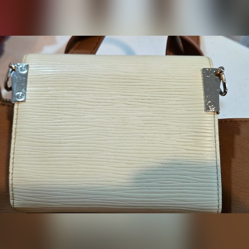 Louis Vuitton Epi Portefeiulle Joy Trifold Wallet converted to crossbody. AUTHEN - Picture 3 of 13